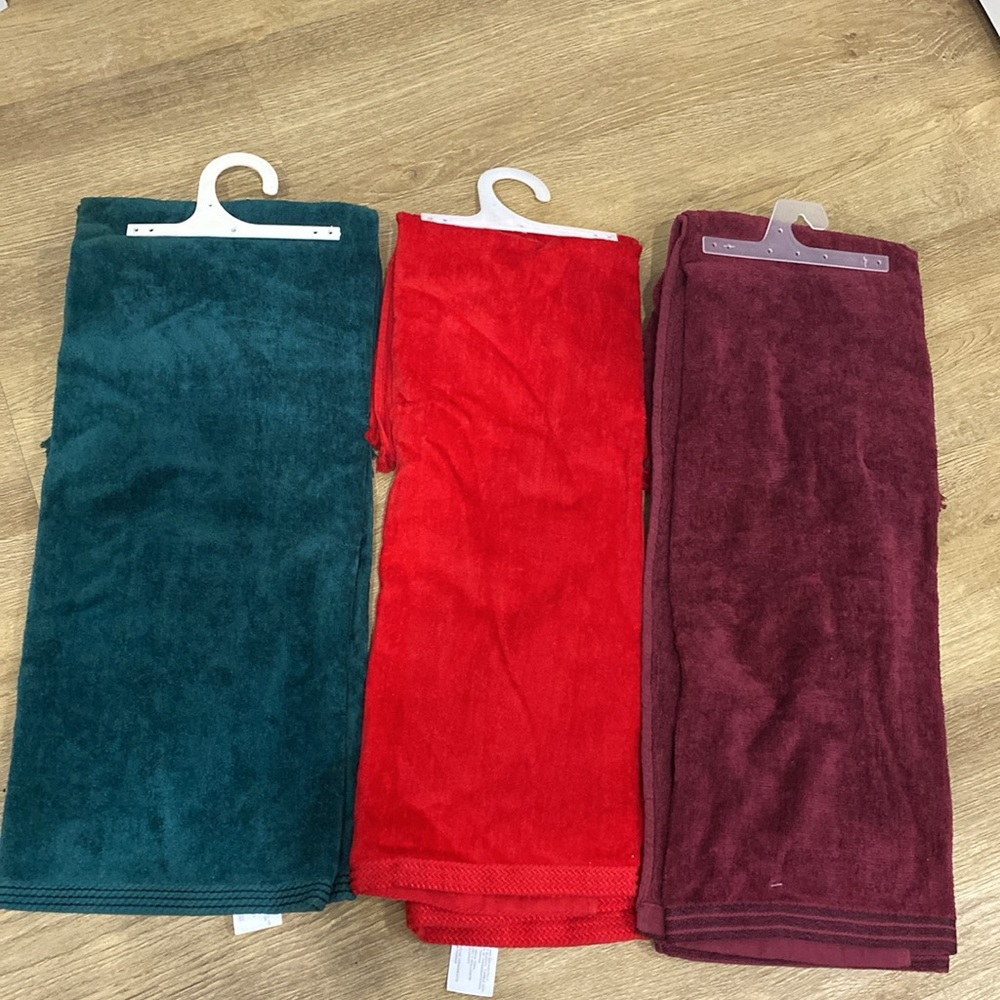 Vintage NWT Holiday / Christmas Towel Sets 1) Santa 2) Bear 3) Angel - Picture 10 of 10